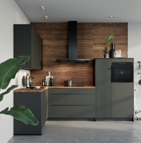 Keuken empoli grafietzwart hoekkeuken met hout design met zwarte keukenapparatuur