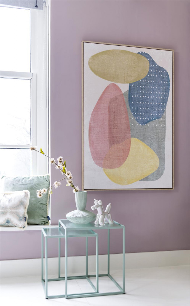 lila interieur met pastelkleuren
