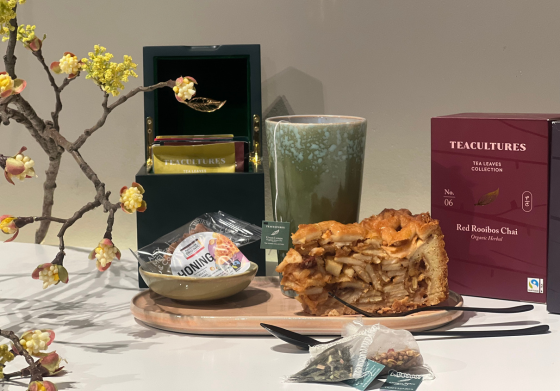 ambachtelijke appeltaart en thee van tea cultures