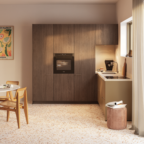 Combikeuken Verdi Savino met Victoria noten kastenwand en Savino sephiabruine fronten