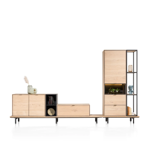 ELEMENTS opstelling 1 van XOOON modulaire kast met eiken elementen en open vakken