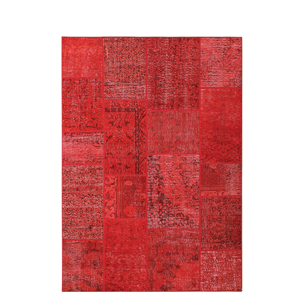 Vloerkleed Ankara Patch rood van Perez met vintage patchwork design in een warm en stijlvol interieur