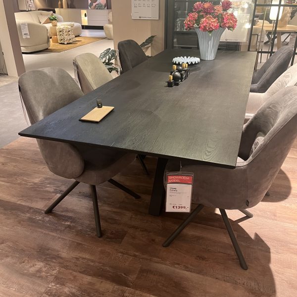 Eettafel Livada