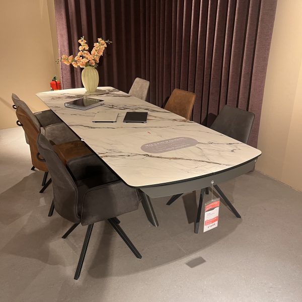Uitschuiftafel Vegas